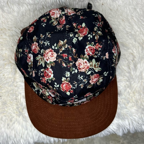 Brand new Blackskies 5 panel red rose floral hat adjustable strap - Picture 4 of 7